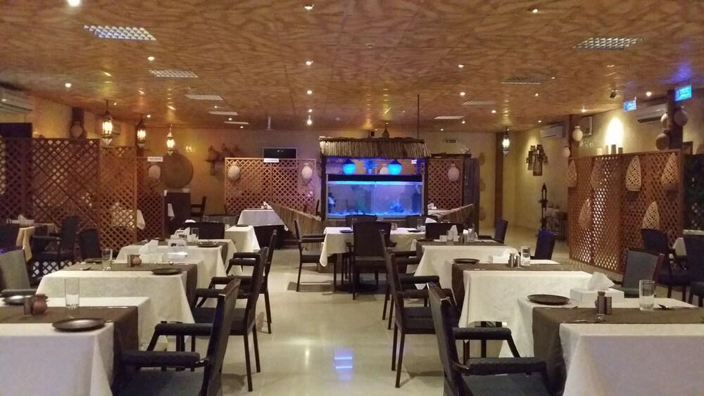 Mutrah Hotel Muscat Exterior foto